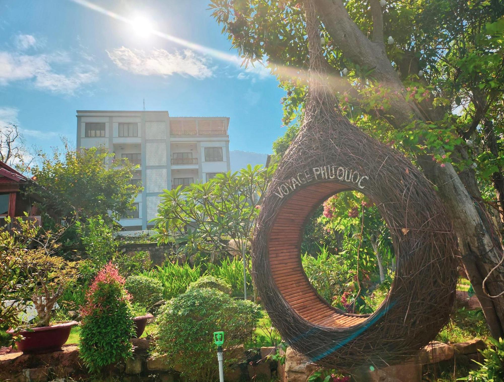 Voyage Phu Quoc Beach Resort Екстер'єр фото